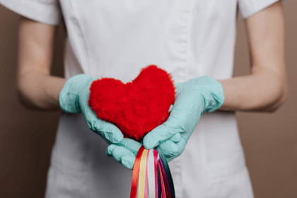 Heart health awareness — cardiac patient wearing a medical alert bracelet by Mediband