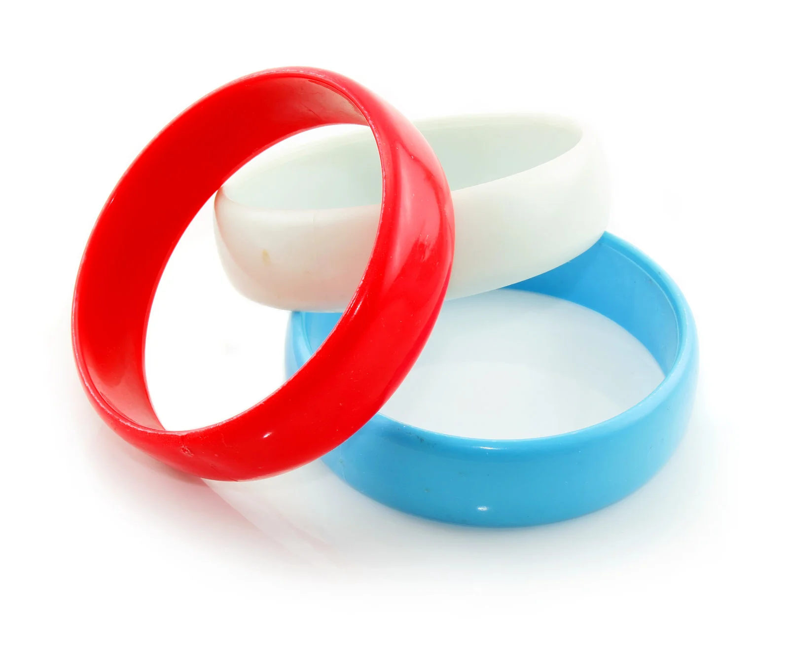 Medical alert bracelets in three colours — making lives easier and safer