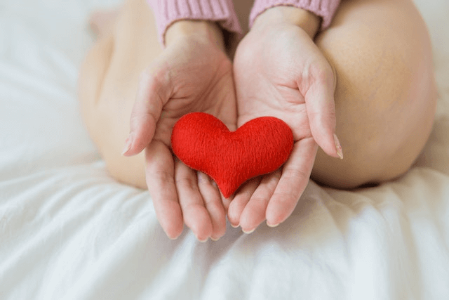 Heart health awareness — importance of medical alert bracelets for cardiac patients