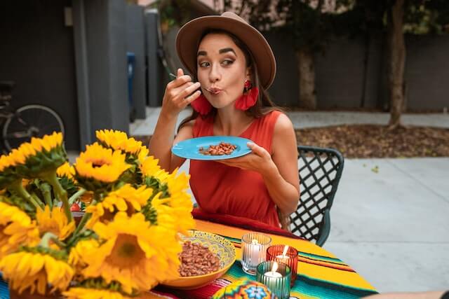 How can I travel with anaphylactic allergies?