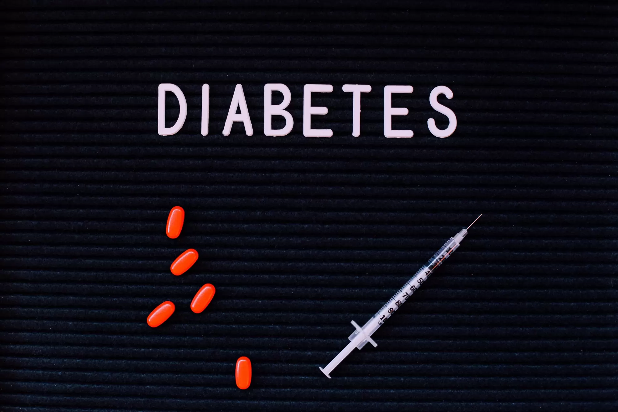 Diabetes medical alert bracelet — types, symptoms, and emergency safety